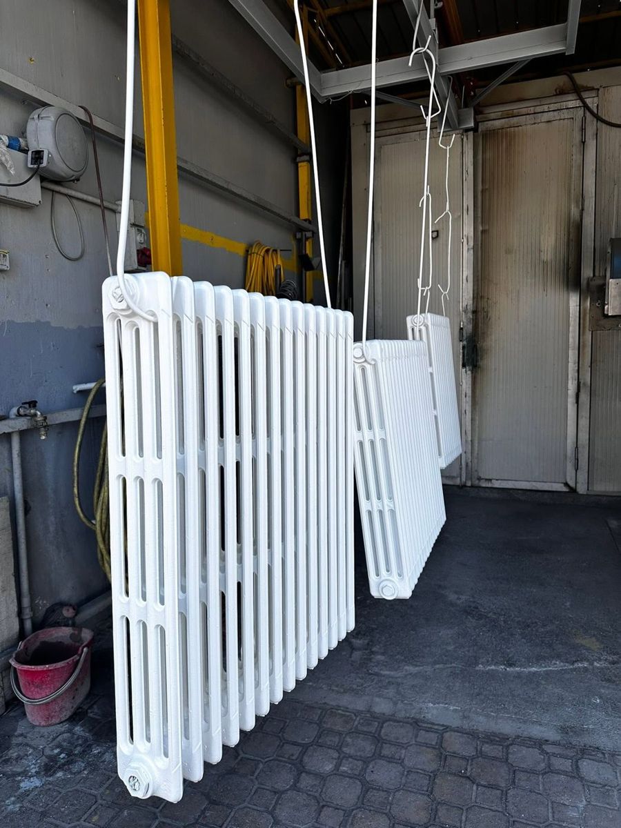 Radiatori in ghisa verniciati bianco