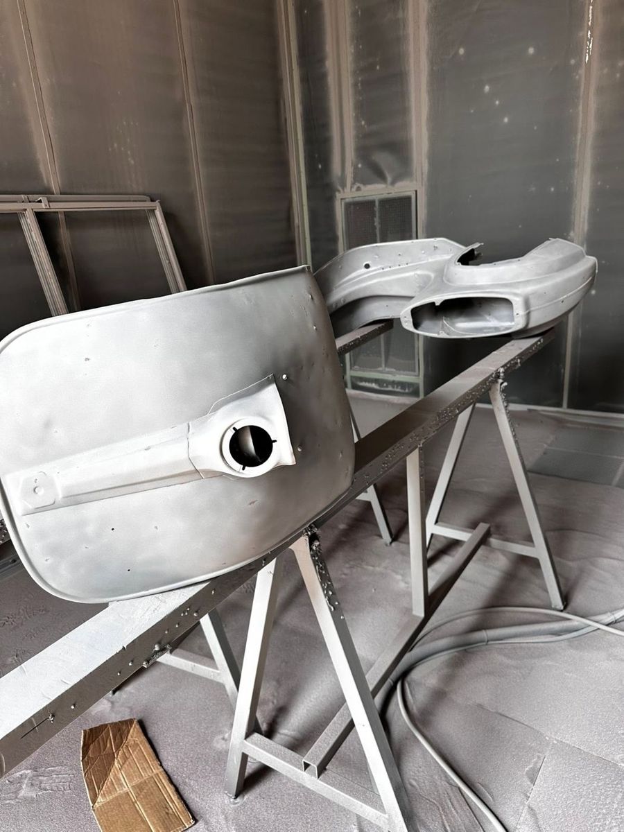 Scudo e telaio di Vespa nella cabina